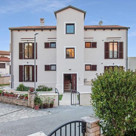Apartments Villa Alba ポレッチ エクステリア 写真