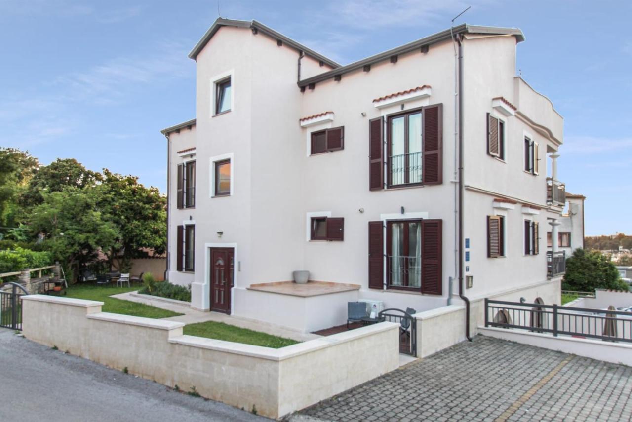 Apartments Villa Alba ポレッチ エクステリア 写真