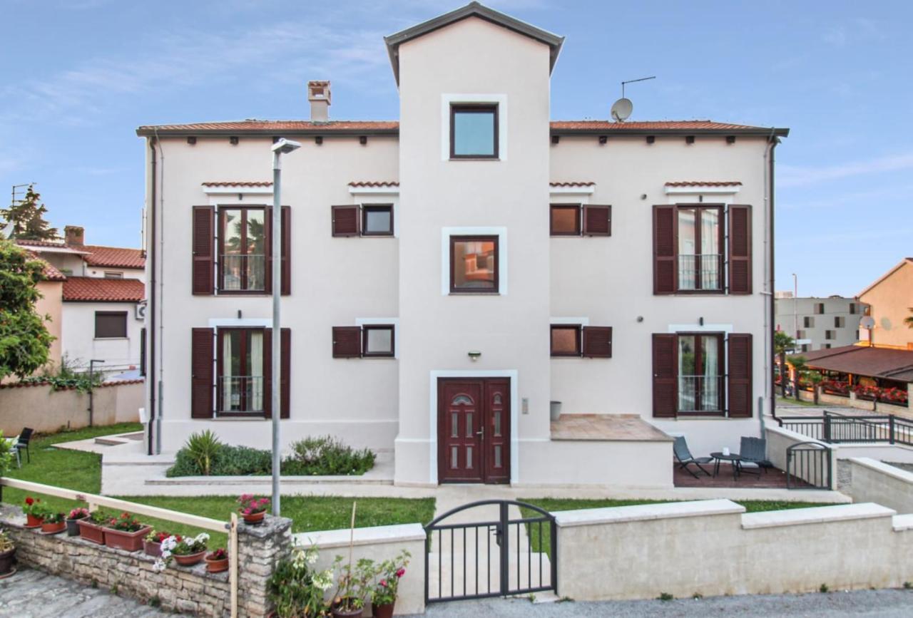 Apartments Villa Alba ポレッチ エクステリア 写真