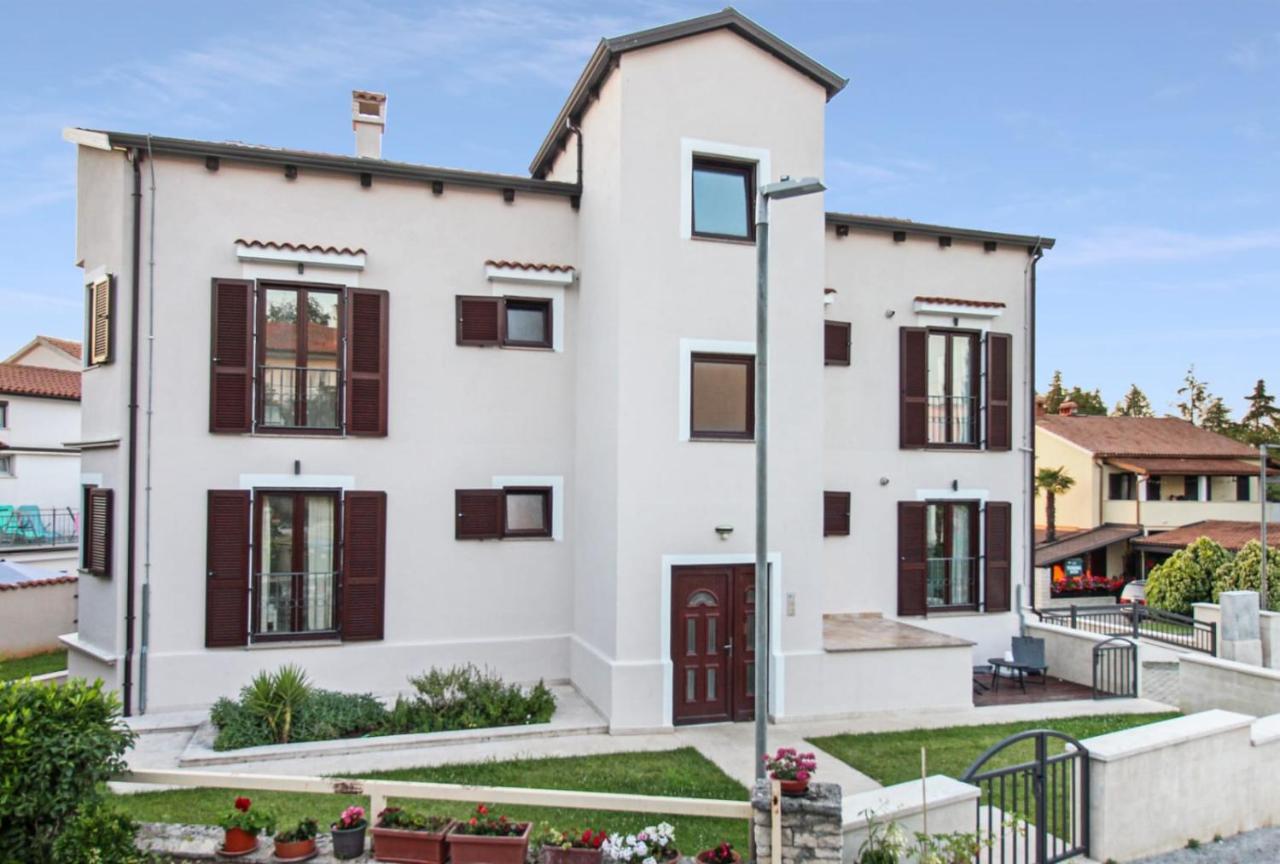 Apartments Villa Alba ポレッチ エクステリア 写真