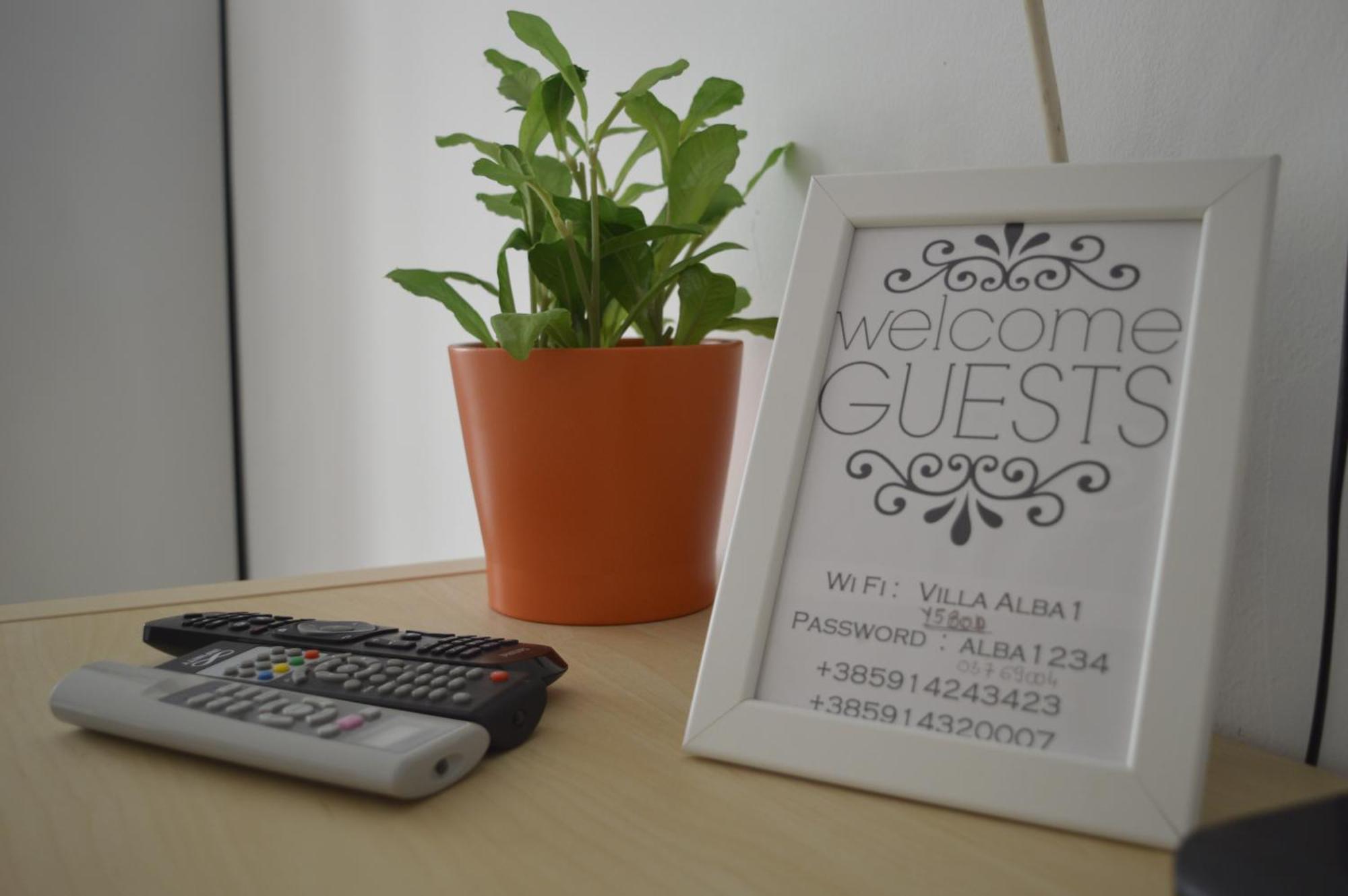 Apartments Villa Alba ポレッチ エクステリア 写真