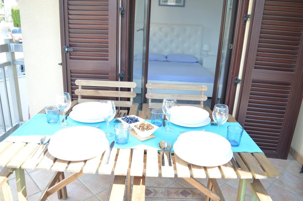 Apartments Villa Alba ポレッチ エクステリア 写真