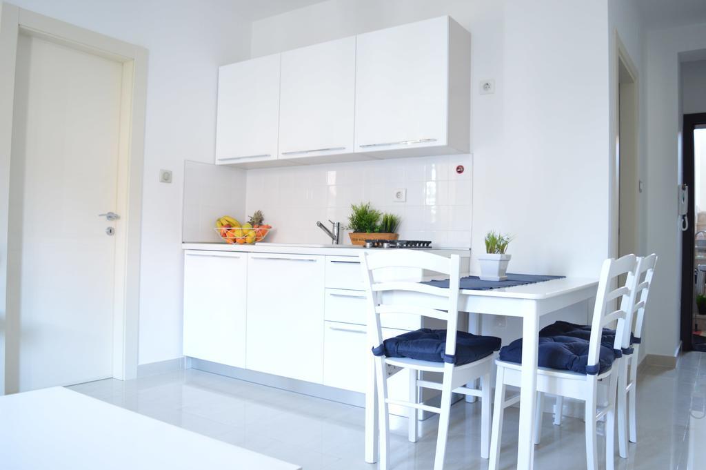 Apartments Villa Alba ポレッチ エクステリア 写真