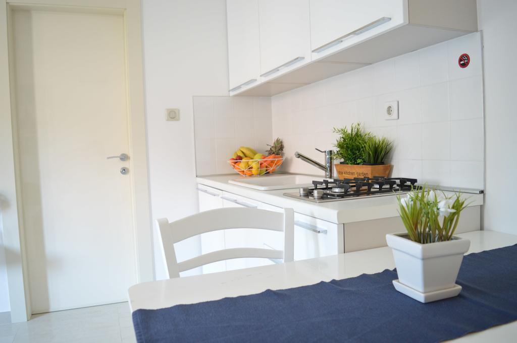 Apartments Villa Alba ポレッチ エクステリア 写真