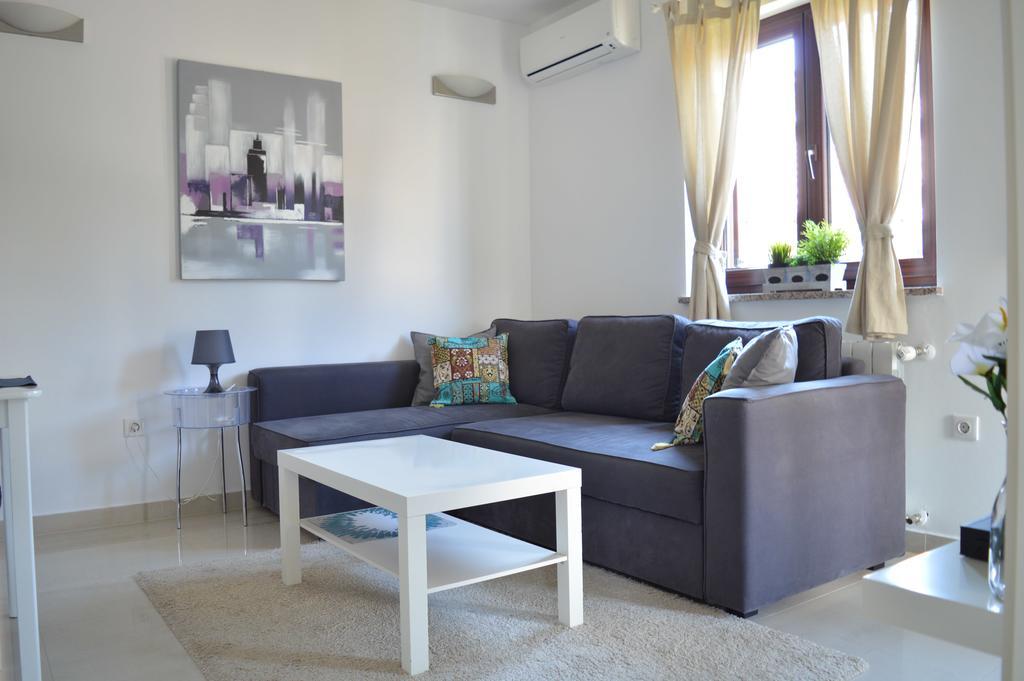 Apartments Villa Alba ポレッチ エクステリア 写真