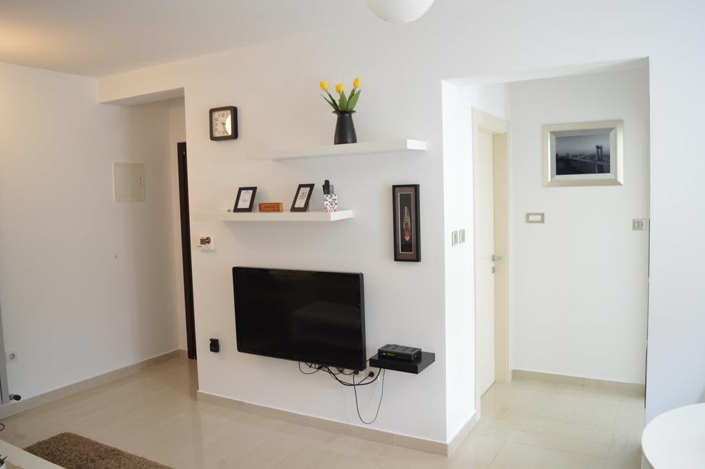 Apartments Villa Alba ポレッチ エクステリア 写真