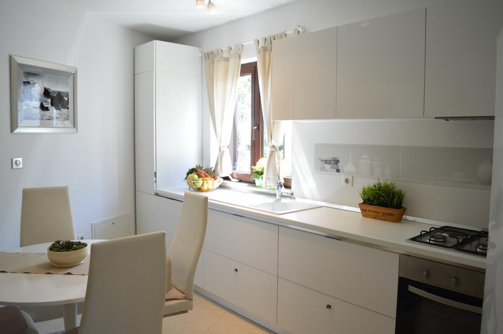 Apartments Villa Alba ポレッチ エクステリア 写真