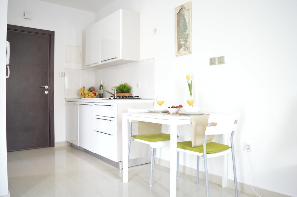 Apartments Villa Alba ポレッチ エクステリア 写真