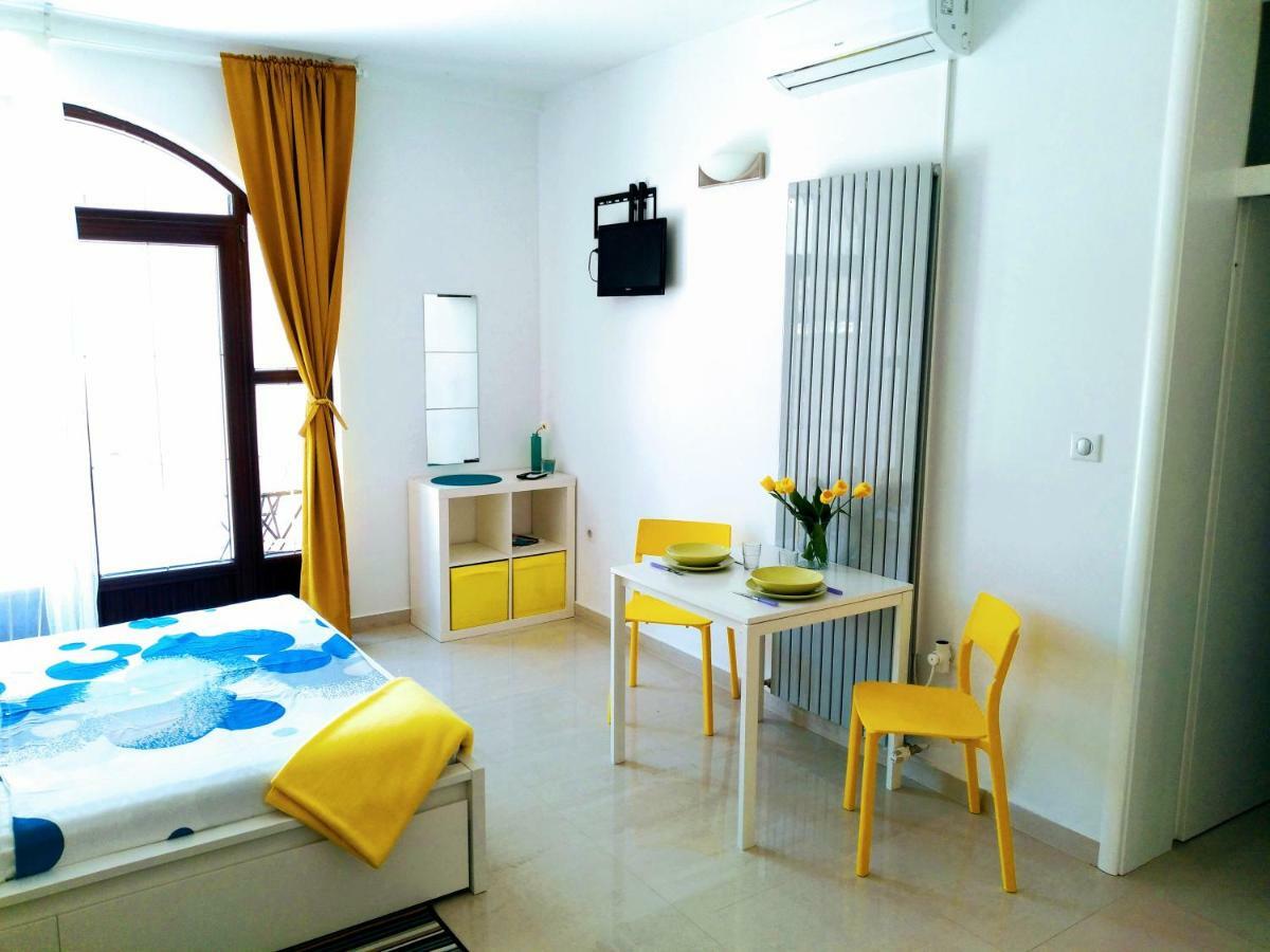 Apartments Villa Alba ポレッチ エクステリア 写真